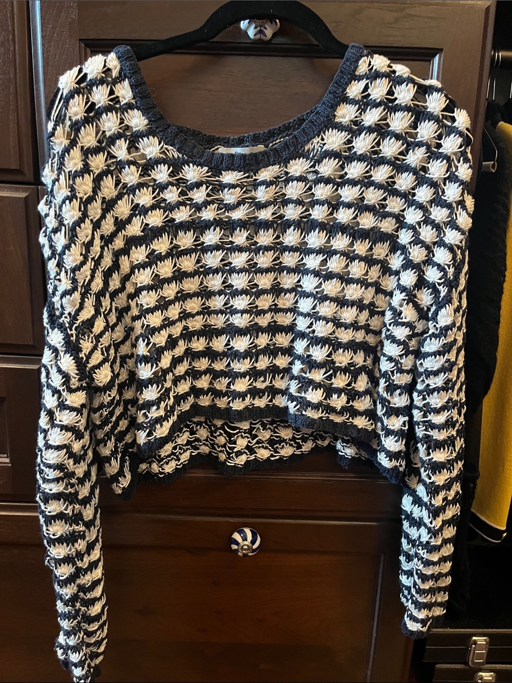 Chunky Cropped Knit Sweater in Navy and Cream